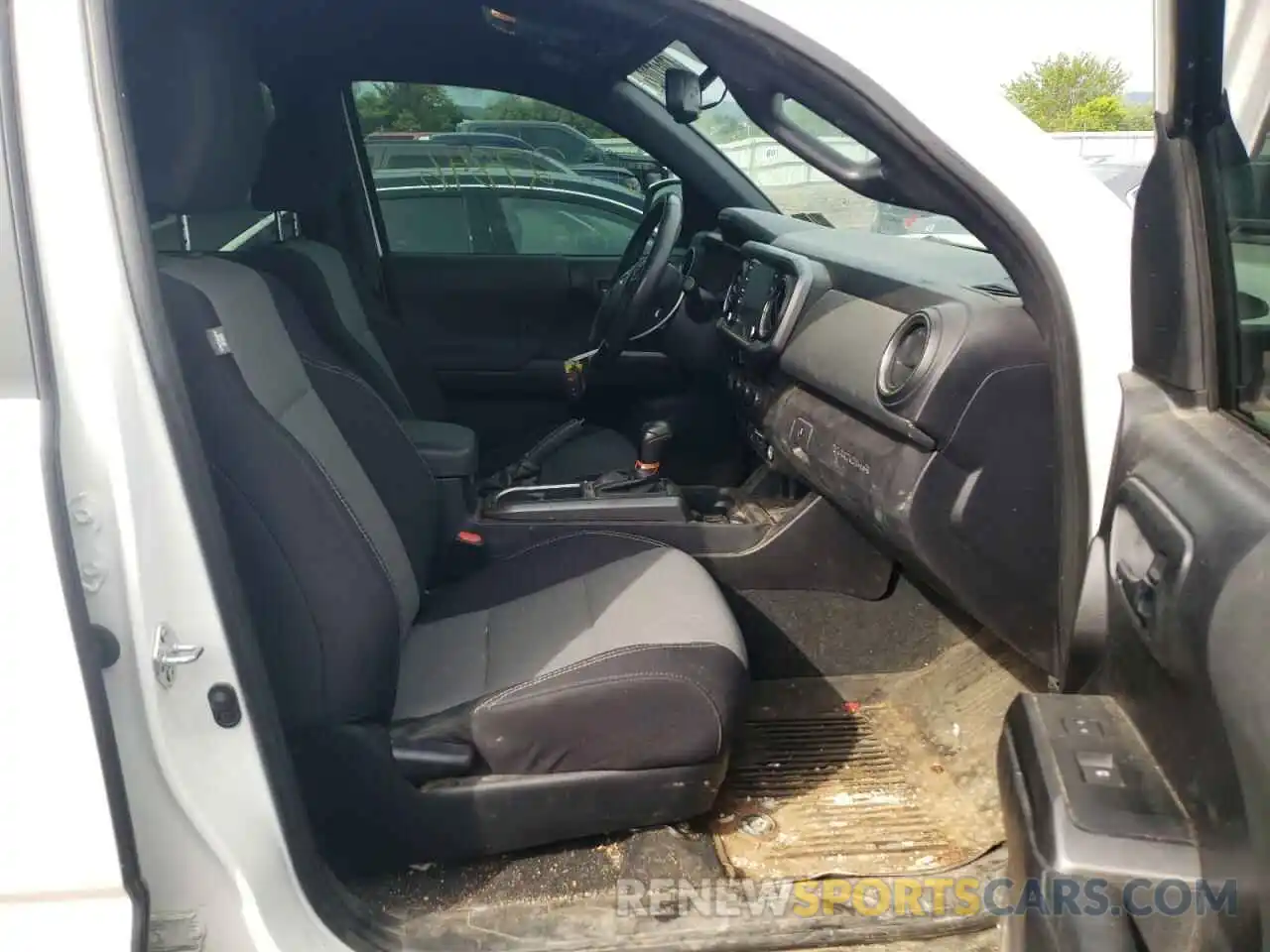 5 Photograph of a damaged car 3TMCZ5AN4MM395006 TOYOTA TACOMA 2021