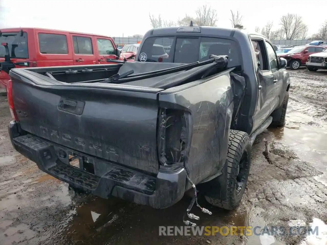 4 Photograph of a damaged car 3TMCZ5AN4MM397791 TOYOTA TACOMA 2021