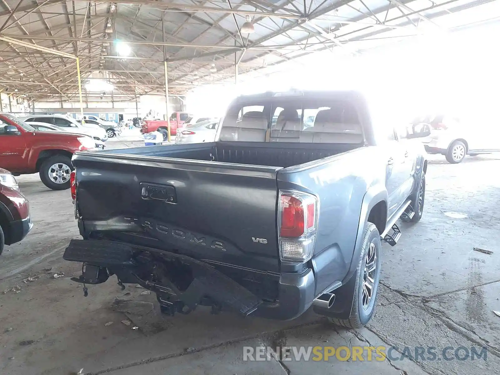 4 Photograph of a damaged car 3TMCZ5AN4MM399475 TOYOTA TACOMA 2021