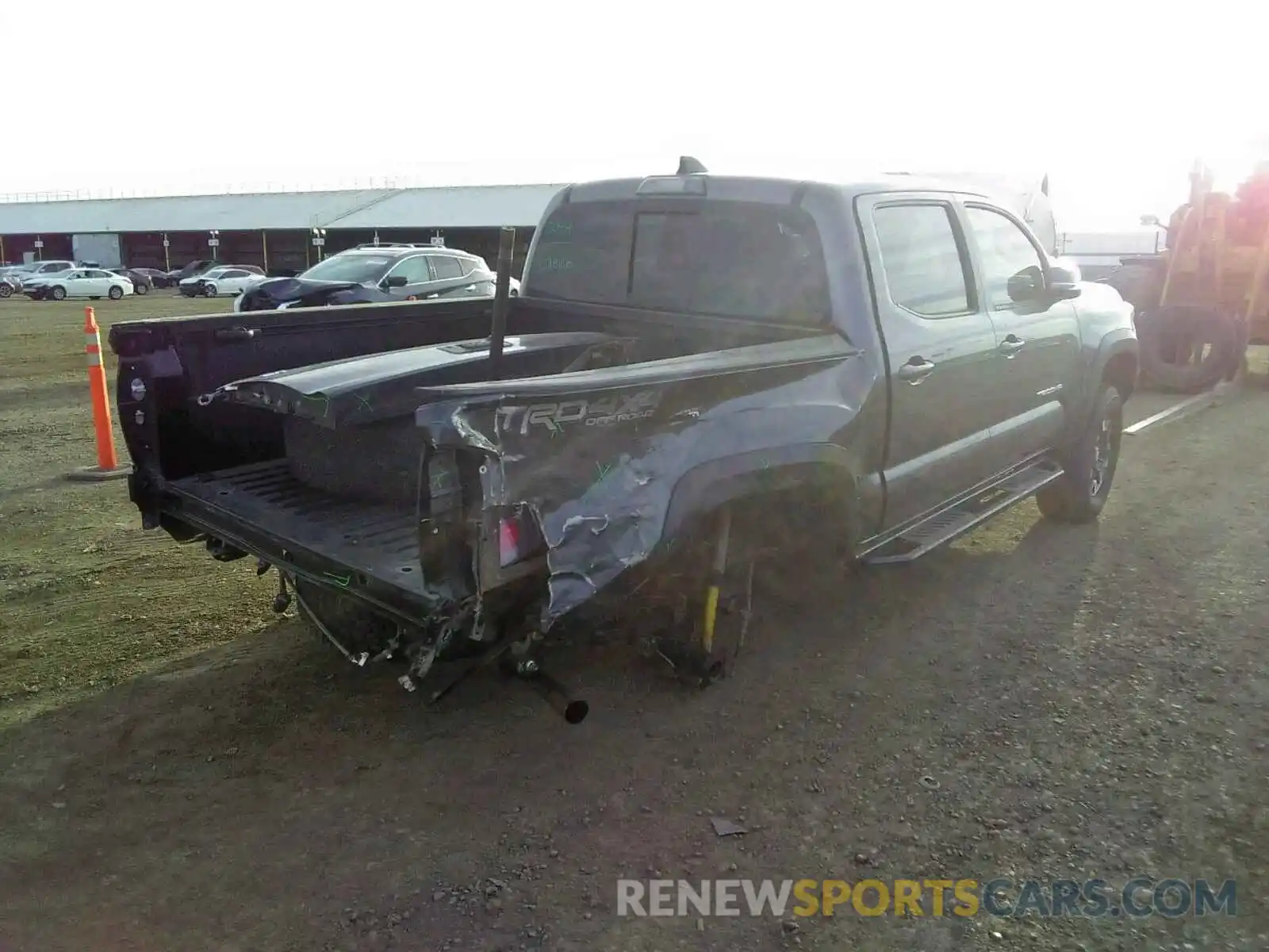 4 Photograph of a damaged car 3TMCZ5AN4MM410166 TOYOTA TACOMA 2021