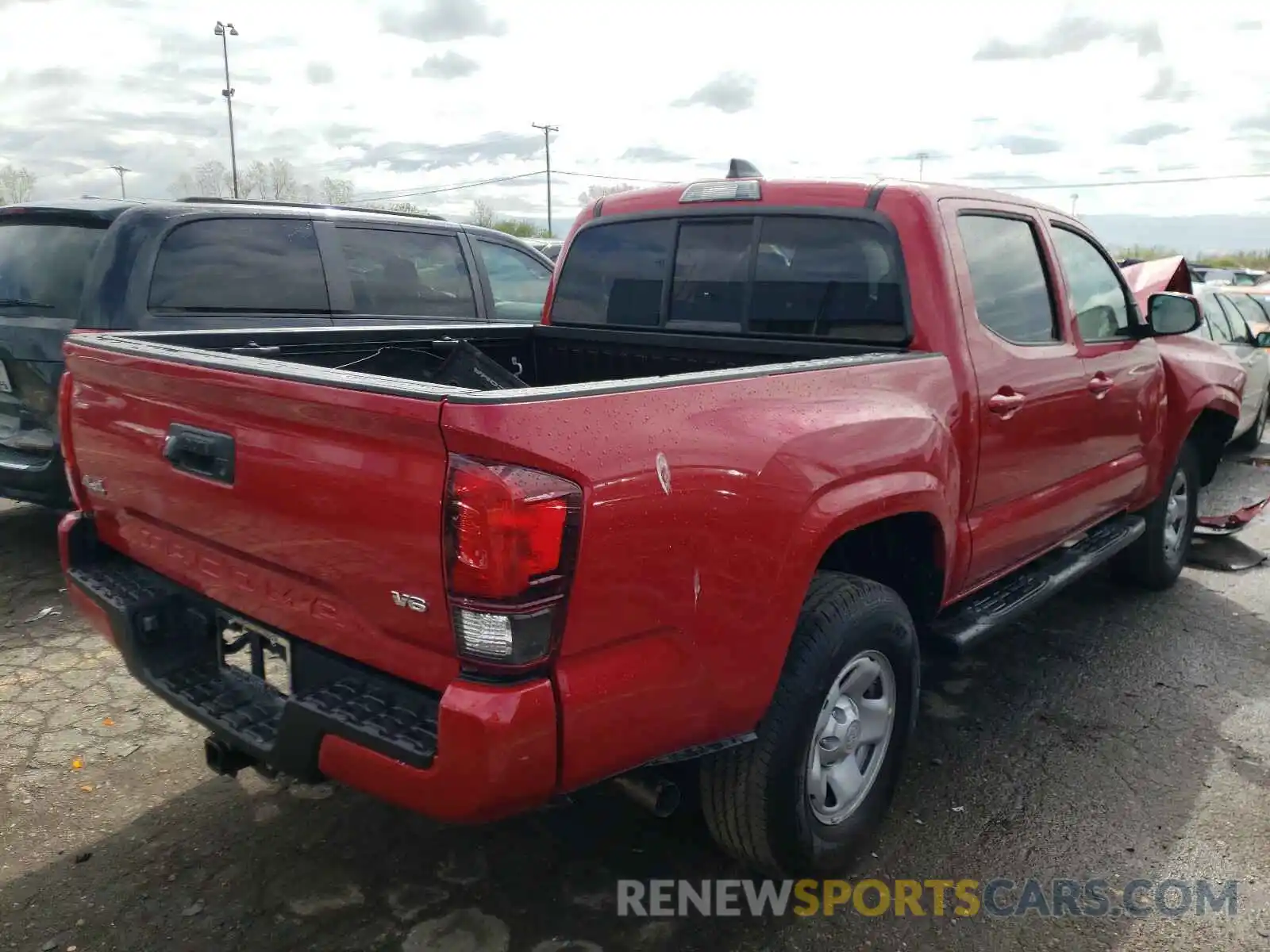 4 Photograph of a damaged car 3TMCZ5AN4MM411866 TOYOTA TACOMA 2021