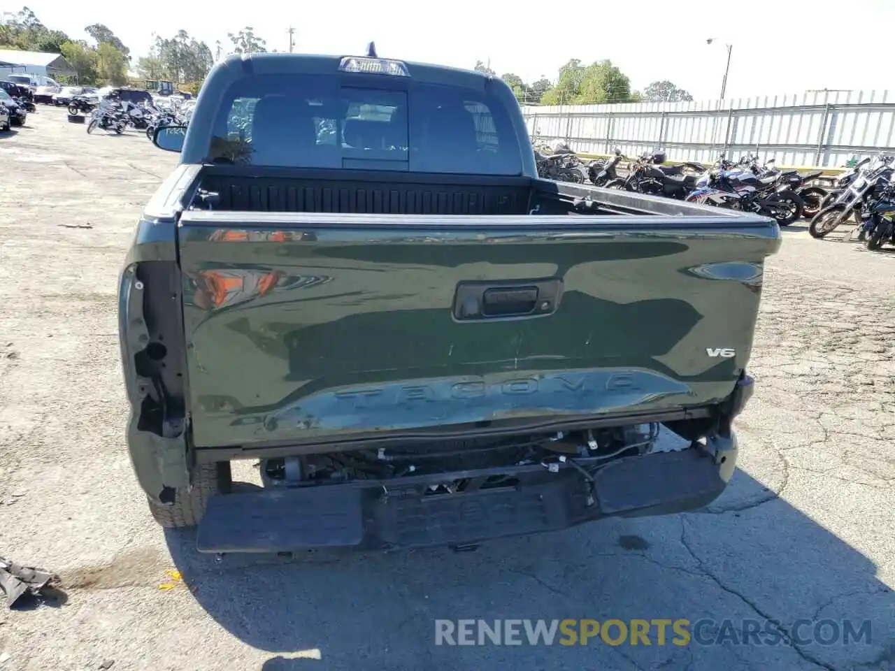 9 Photograph of a damaged car 3TMCZ5AN4MM414167 TOYOTA TACOMA 2021