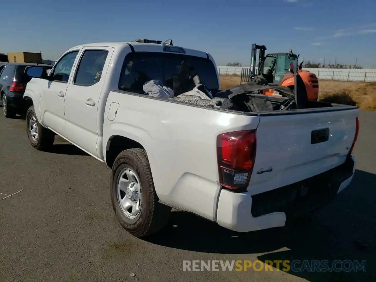 3 Photograph of a damaged car 3TMCZ5AN4MM414539 TOYOTA TACOMA 2021