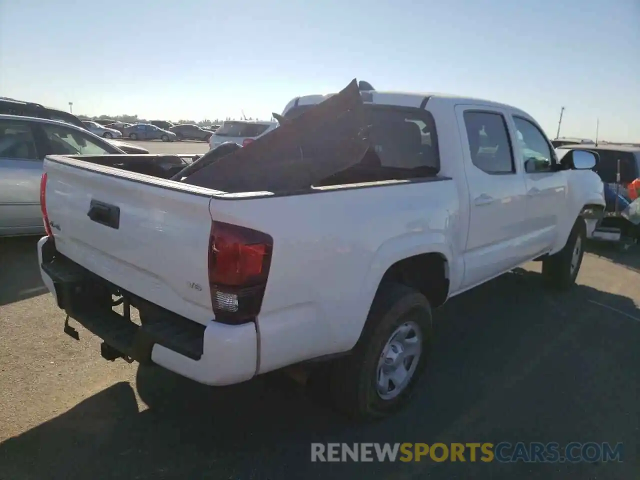 4 Photograph of a damaged car 3TMCZ5AN4MM414539 TOYOTA TACOMA 2021