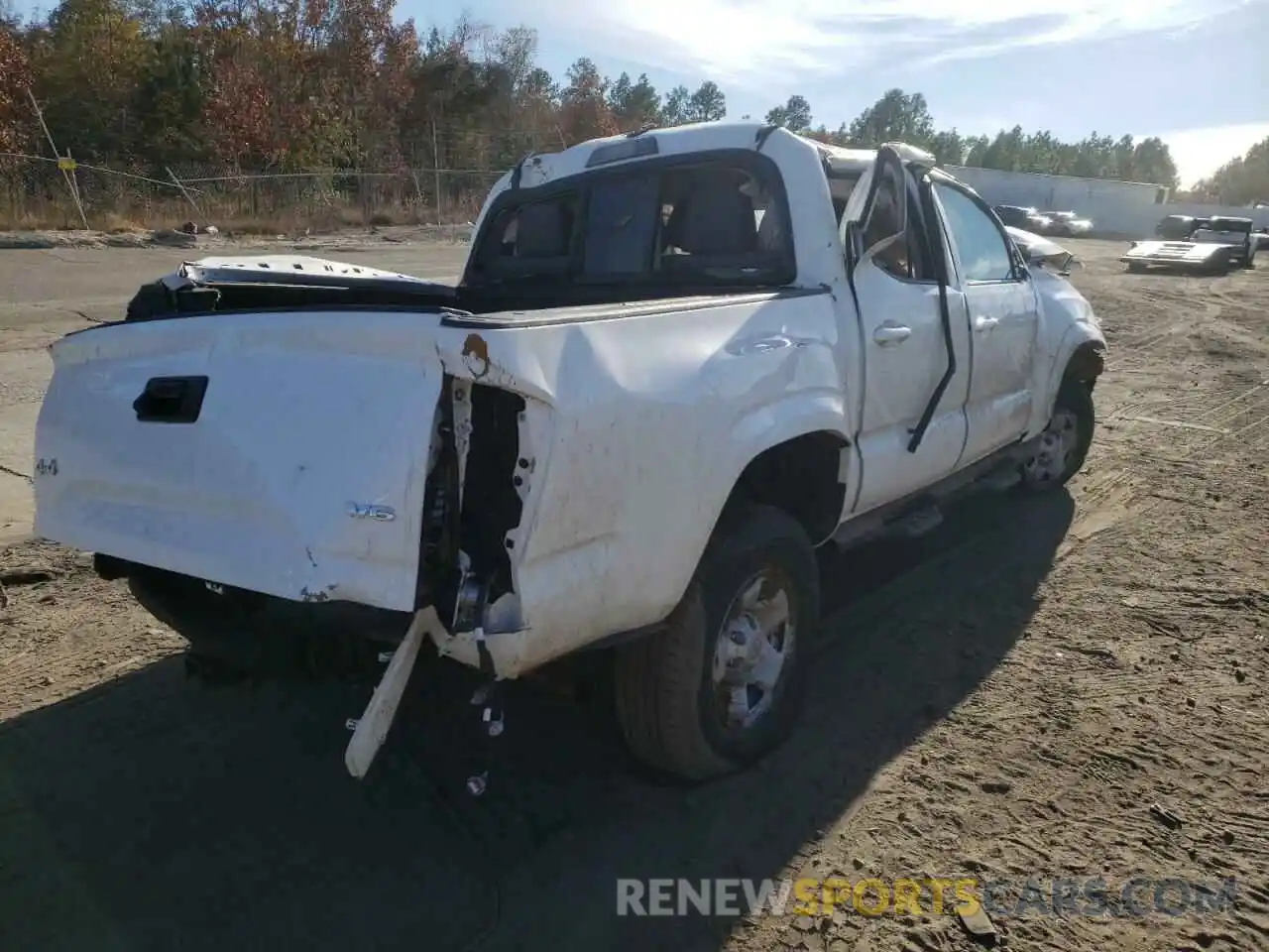 4 Photograph of a damaged car 3TMCZ5AN4MM414640 TOYOTA TACOMA 2021