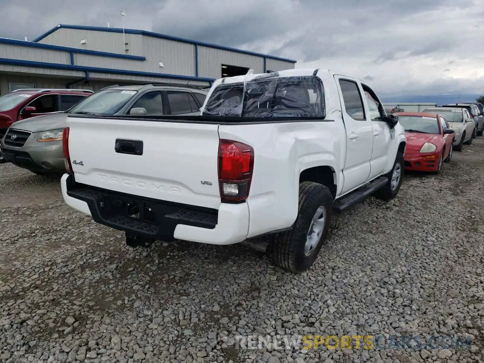 4 Photograph of a damaged car 3TMCZ5AN4MM418882 TOYOTA TACOMA 2021