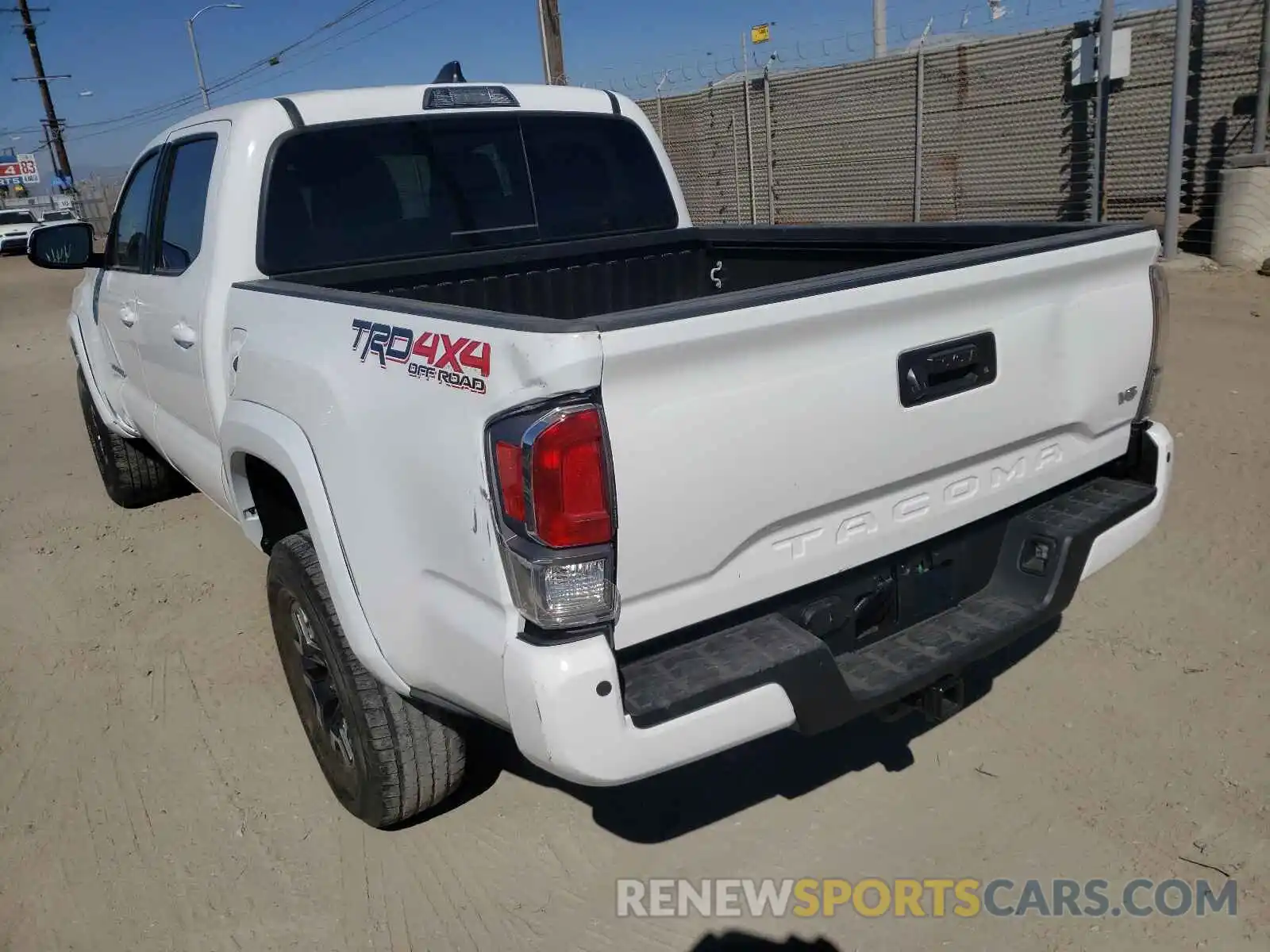 3 Photograph of a damaged car 3TMCZ5AN4MM419532 TOYOTA TACOMA 2021