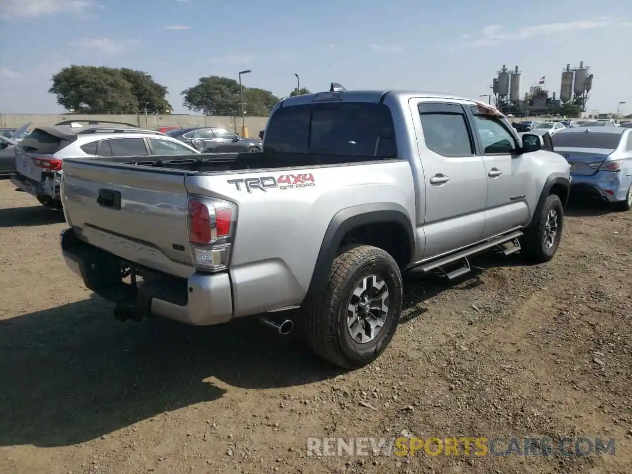 4 Photograph of a damaged car 3TMCZ5AN4MM426142 TOYOTA TACOMA 2021