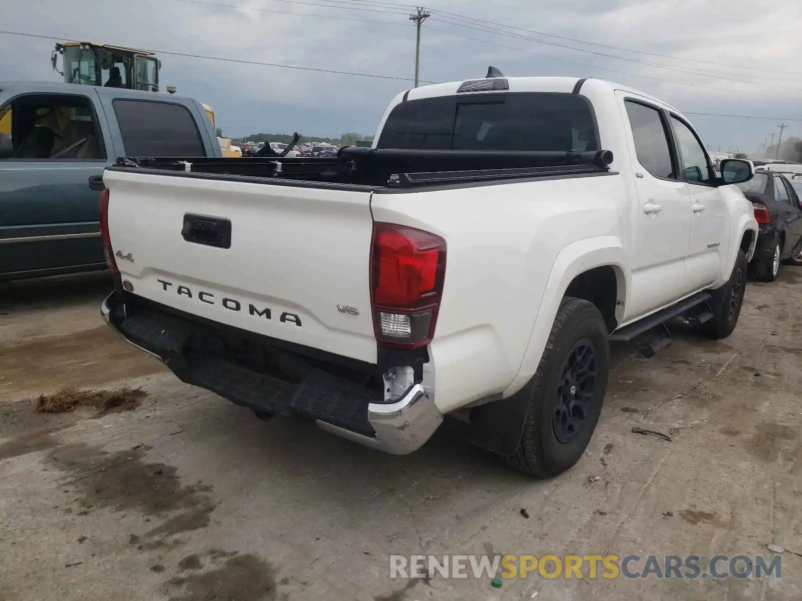 4 Photograph of a damaged car 3TMCZ5AN4MM430062 TOYOTA TACOMA 2021