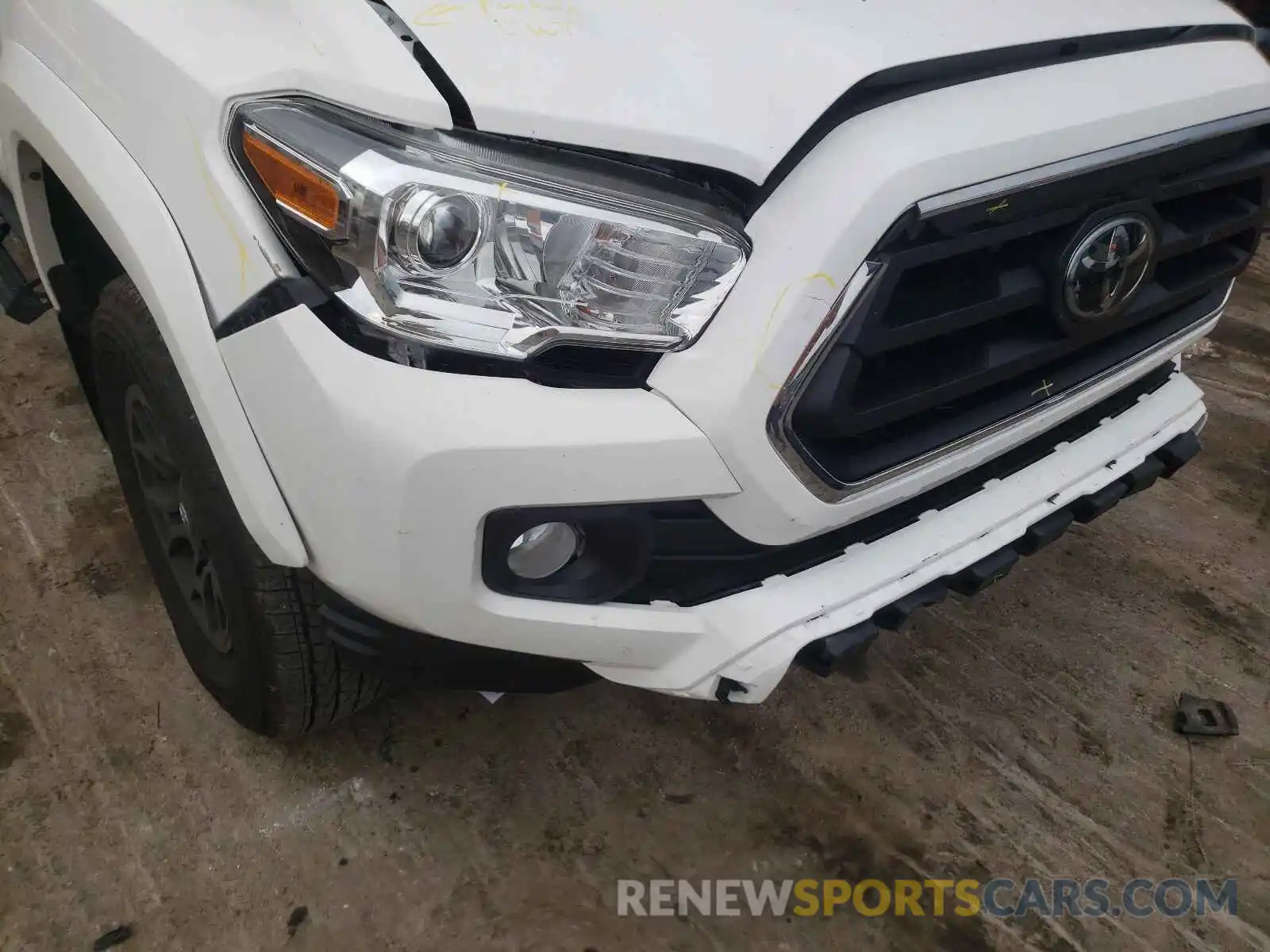 9 Photograph of a damaged car 3TMCZ5AN4MM430062 TOYOTA TACOMA 2021