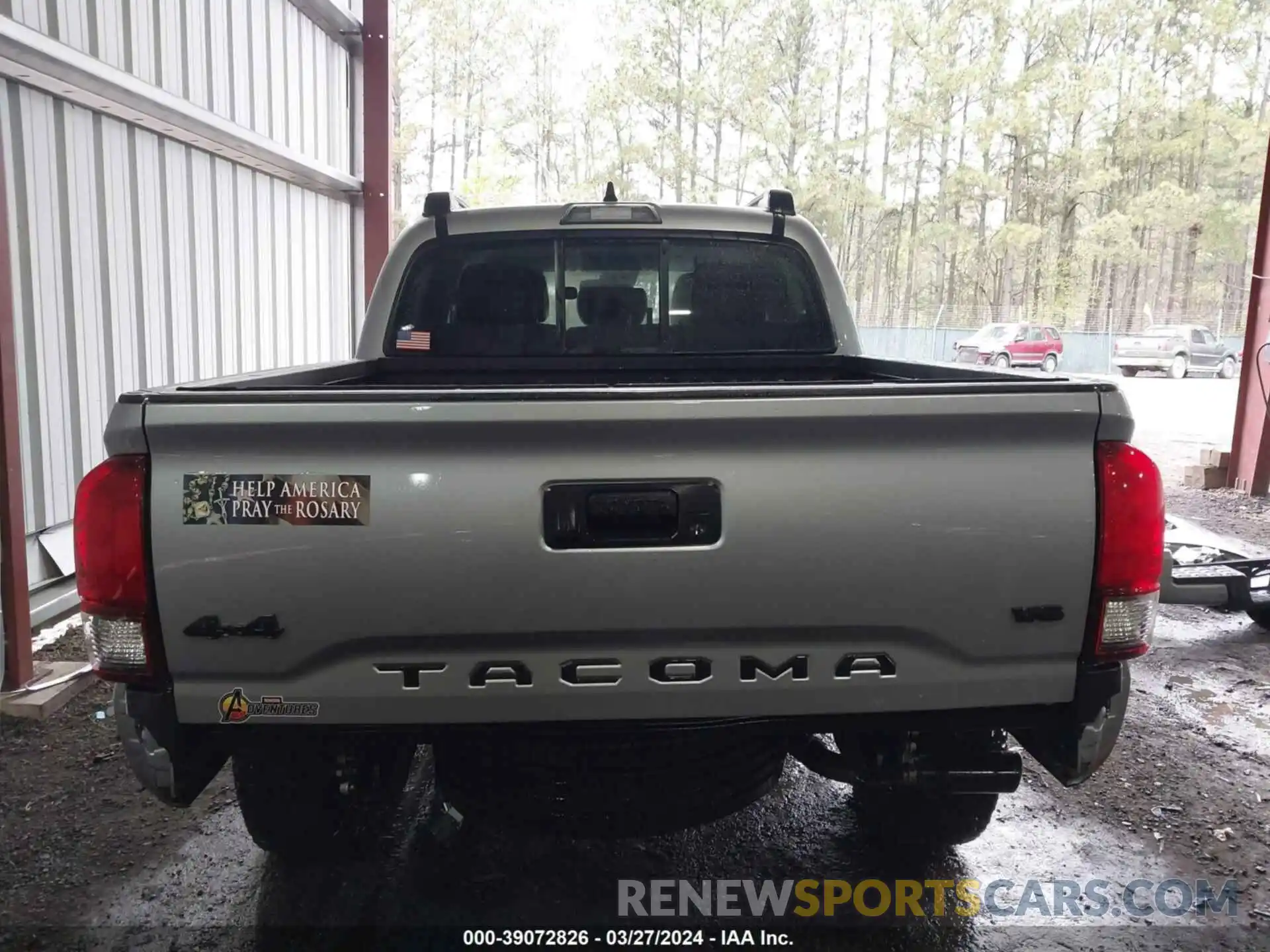 17 Photograph of a damaged car 3TMCZ5AN4MM439344 TOYOTA TACOMA 2021