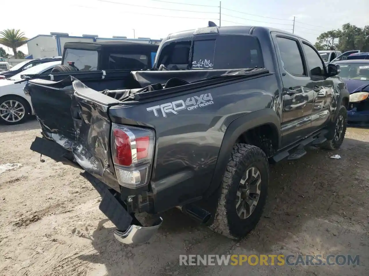 4 Photograph of a damaged car 3TMCZ5AN4MM444298 TOYOTA TACOMA 2021