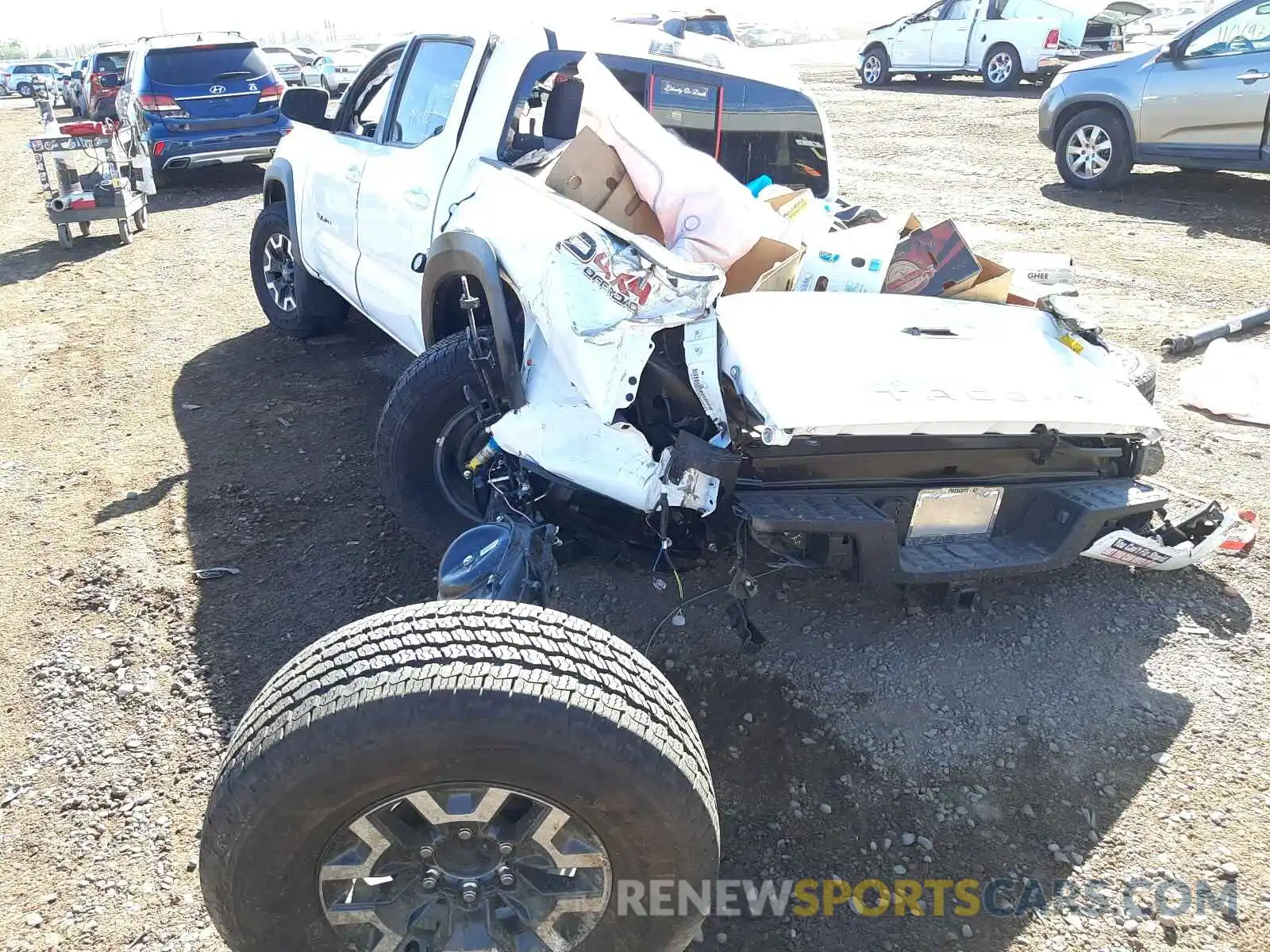 9 Photograph of a damaged car 3TMCZ5AN4MM446939 TOYOTA TACOMA 2021