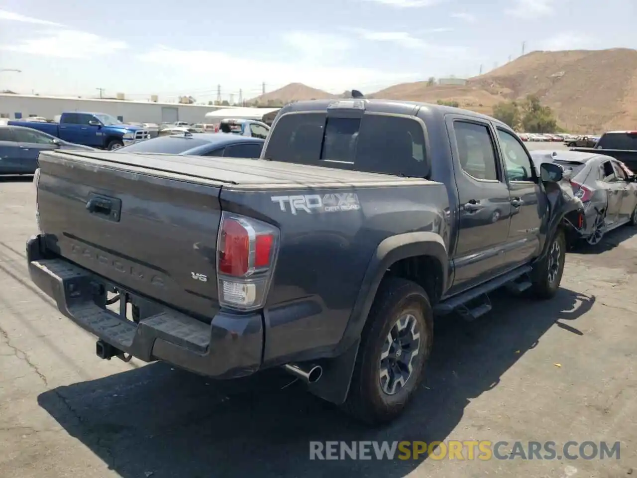 4 Photograph of a damaged car 3TMCZ5AN4MM451669 TOYOTA TACOMA 2021