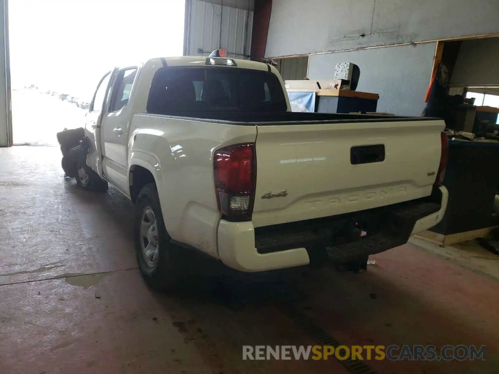 3 Photograph of a damaged car 3TMCZ5AN5MM374312 TOYOTA TACOMA 2021