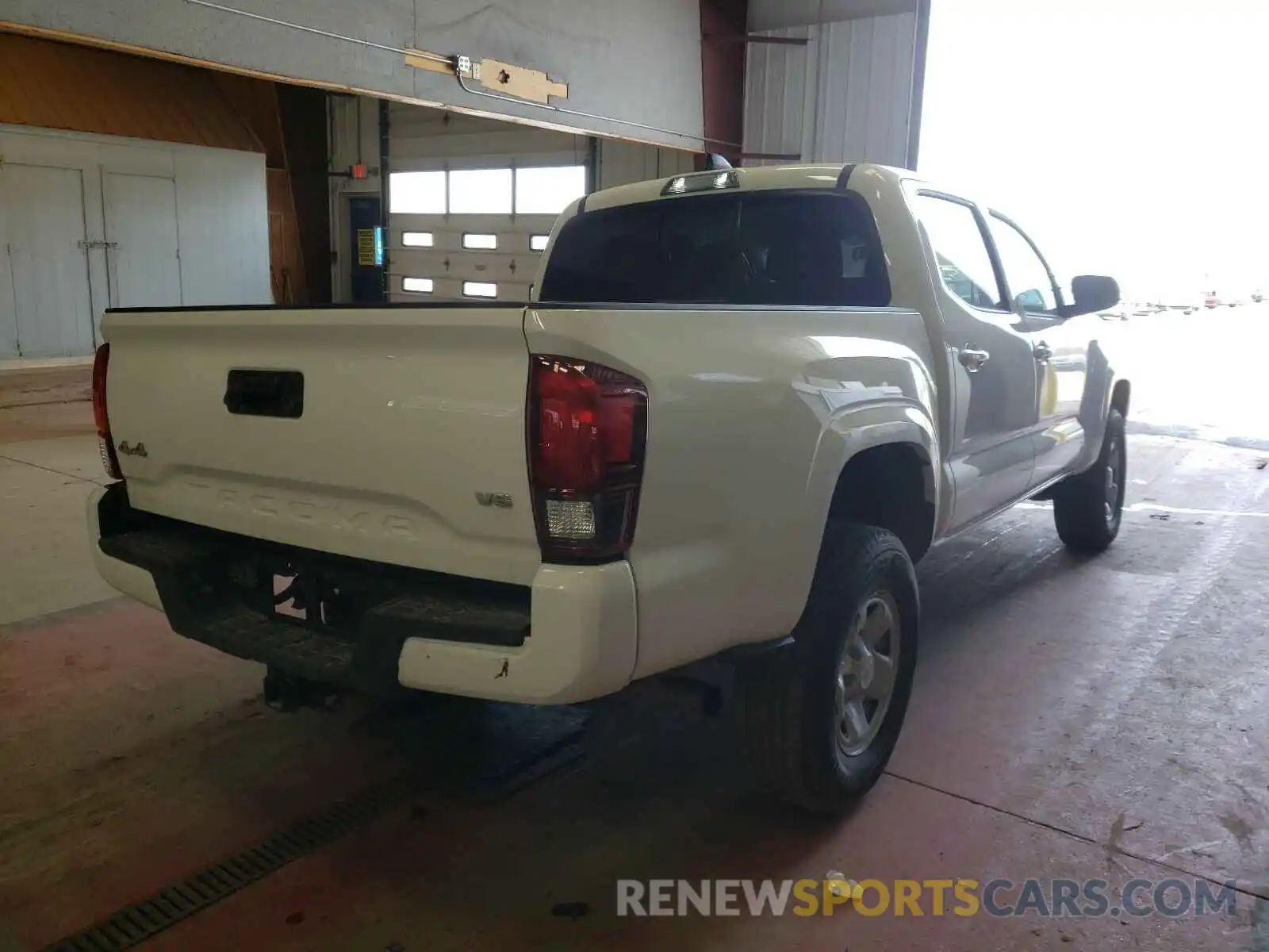 4 Photograph of a damaged car 3TMCZ5AN5MM374312 TOYOTA TACOMA 2021