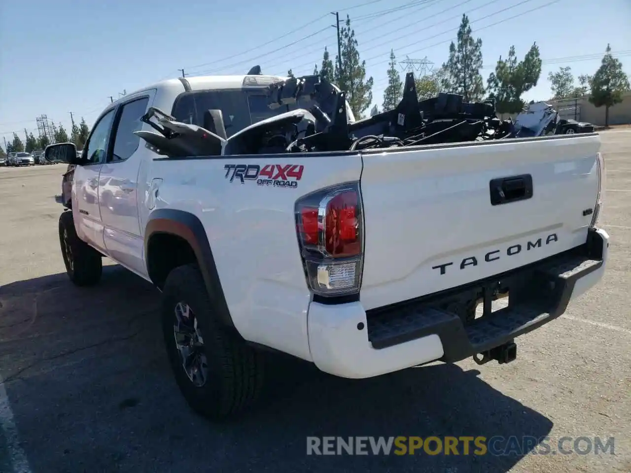 3 Photograph of a damaged car 3TMCZ5AN5MM374763 TOYOTA TACOMA 2021