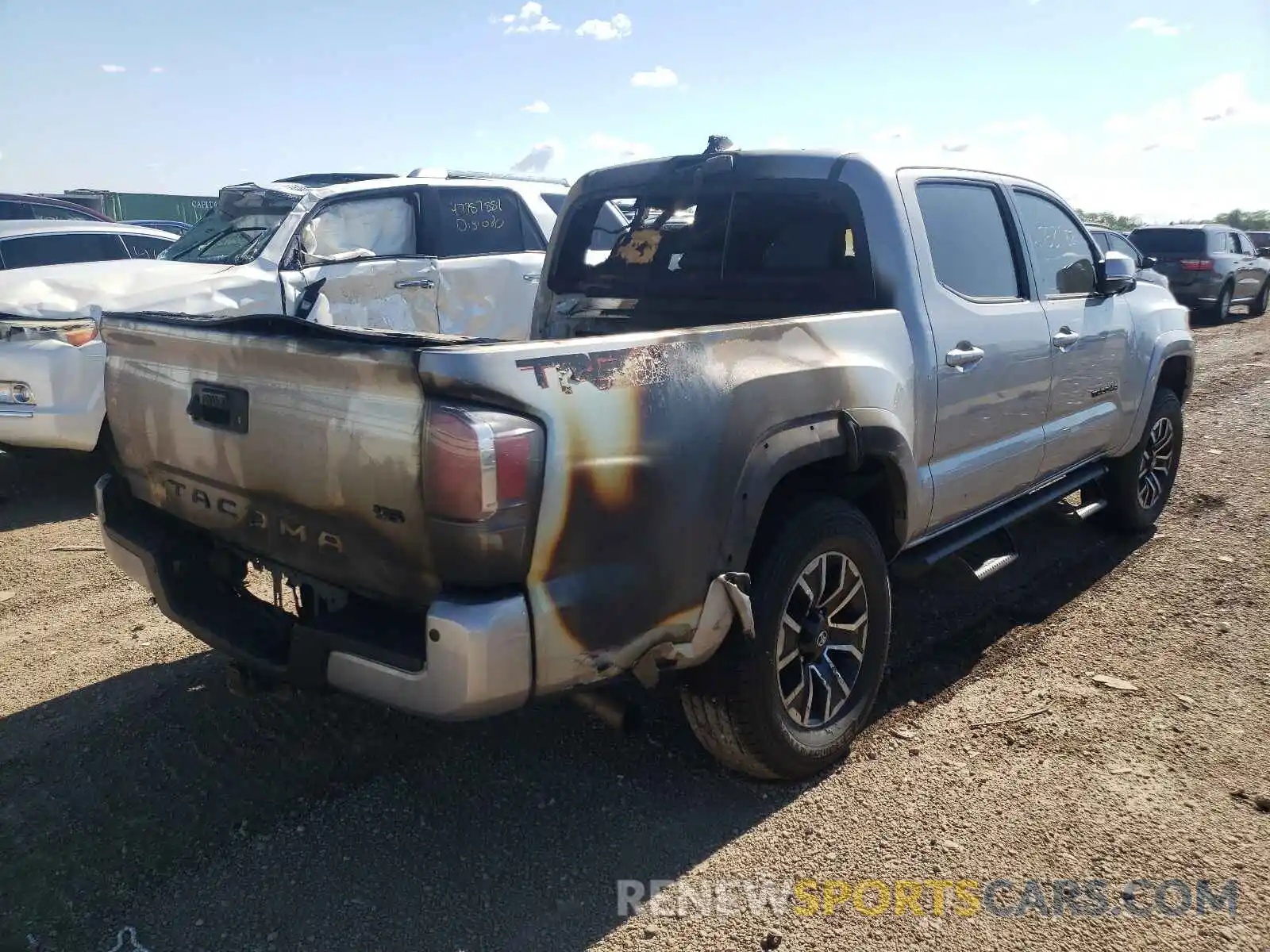 4 Фотография поврежденного автомобиля 3TMCZ5AN5MM378974 TOYOTA TACOMA 2021