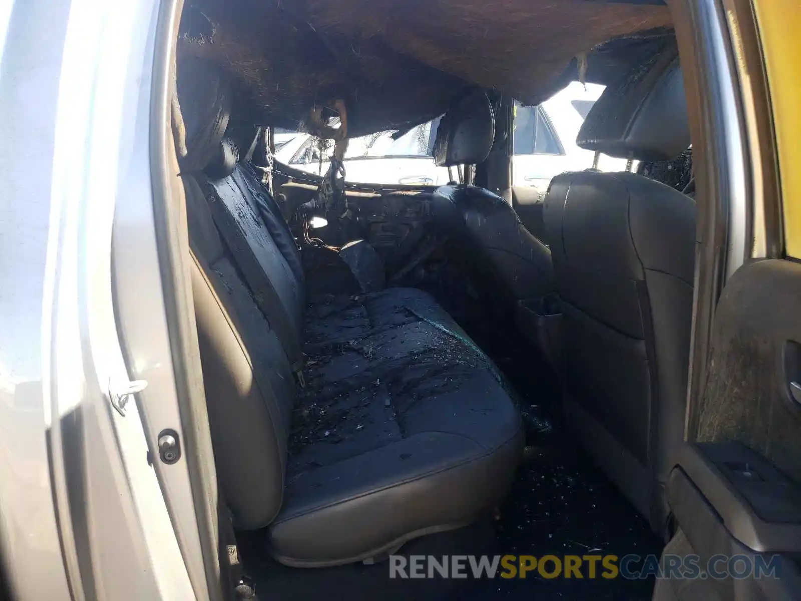 6 Photograph of a damaged car 3TMCZ5AN5MM378974 TOYOTA TACOMA 2021