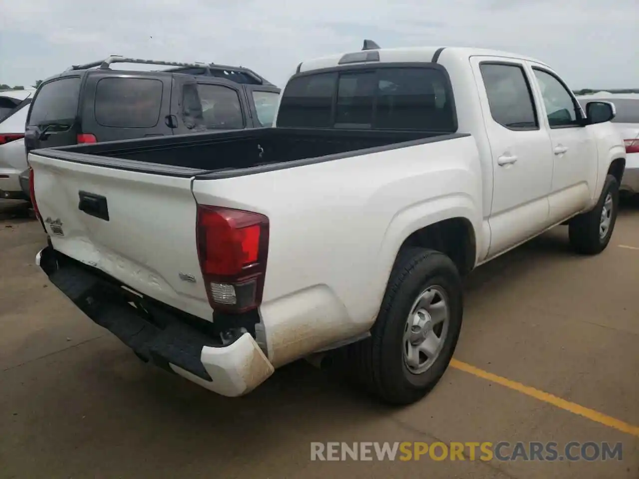 4 Photograph of a damaged car 3TMCZ5AN5MM387626 TOYOTA TACOMA 2021