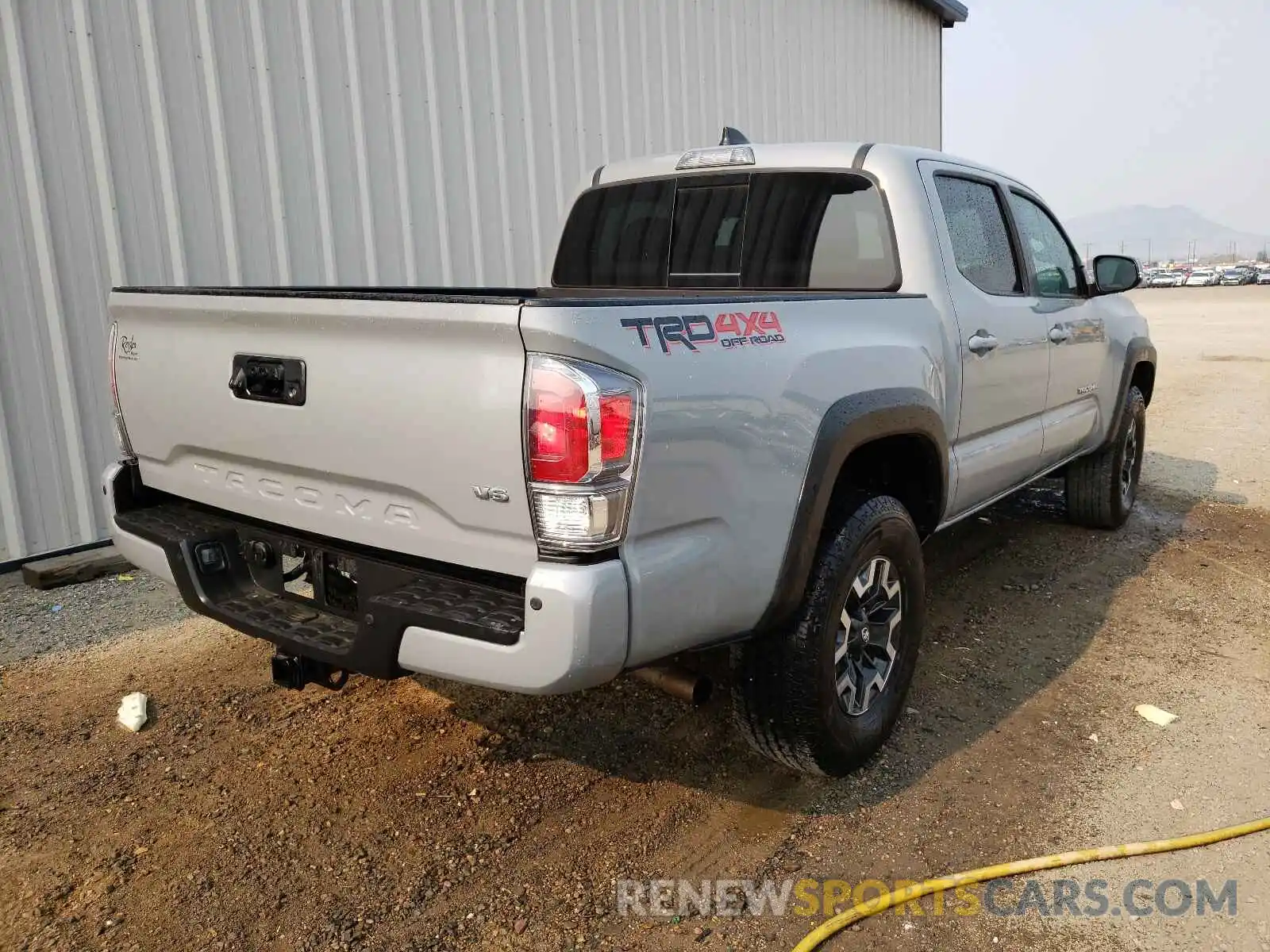 4 Photograph of a damaged car 3TMCZ5AN5MM389697 TOYOTA TACOMA 2021