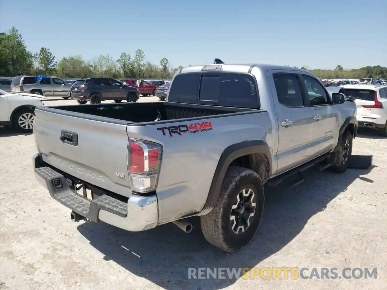 4 Photograph of a damaged car 3TMCZ5AN5MM406742 TOYOTA TACOMA 2021