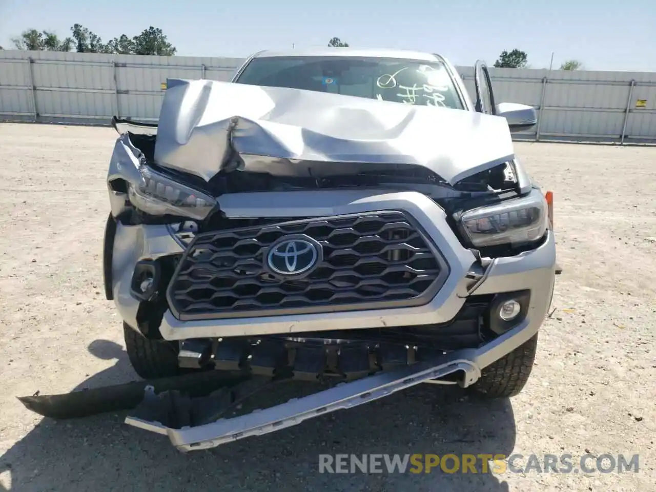 9 Photograph of a damaged car 3TMCZ5AN5MM406742 TOYOTA TACOMA 2021