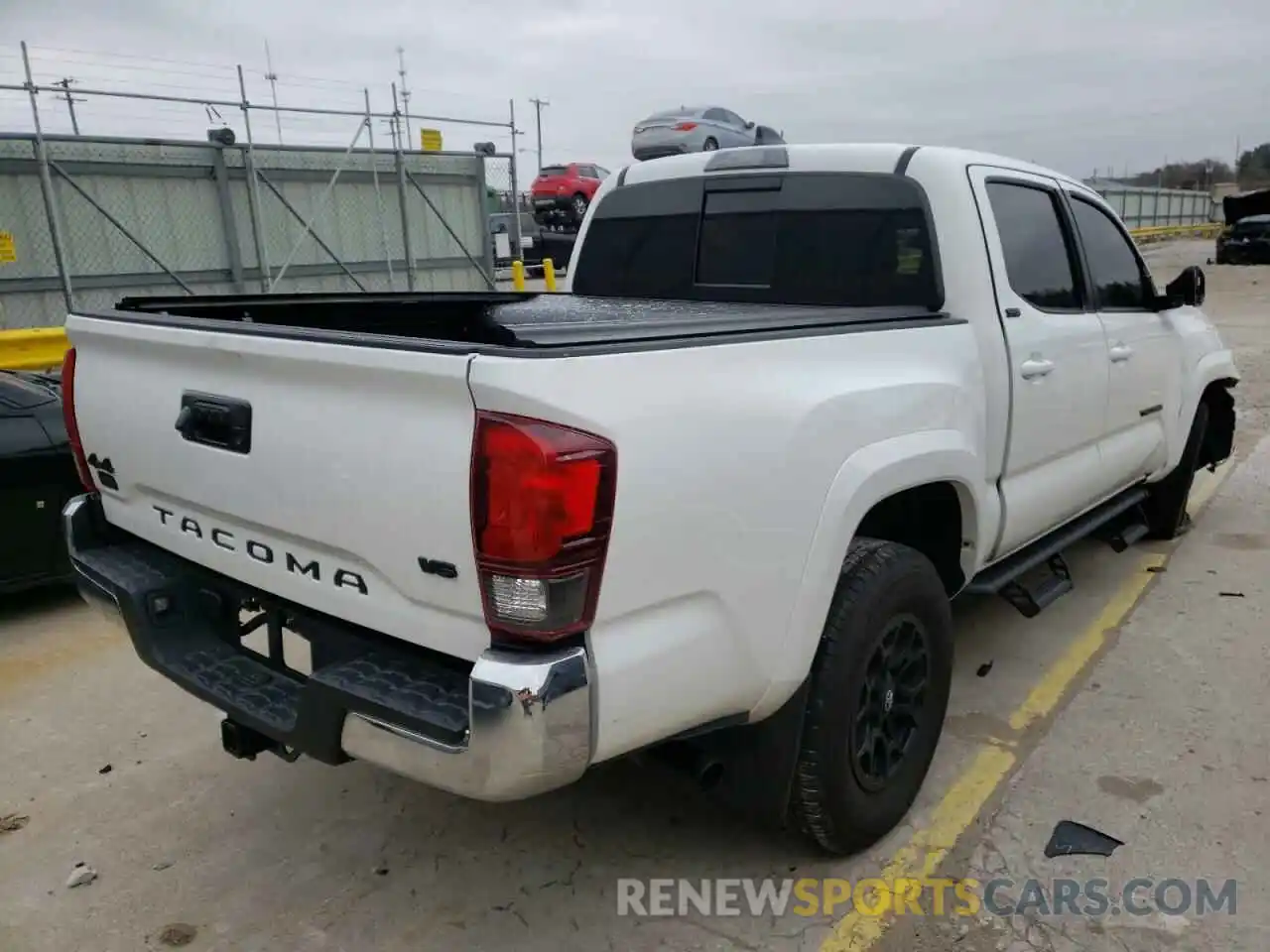 4 Photograph of a damaged car 3TMCZ5AN5MM410791 TOYOTA TACOMA 2021