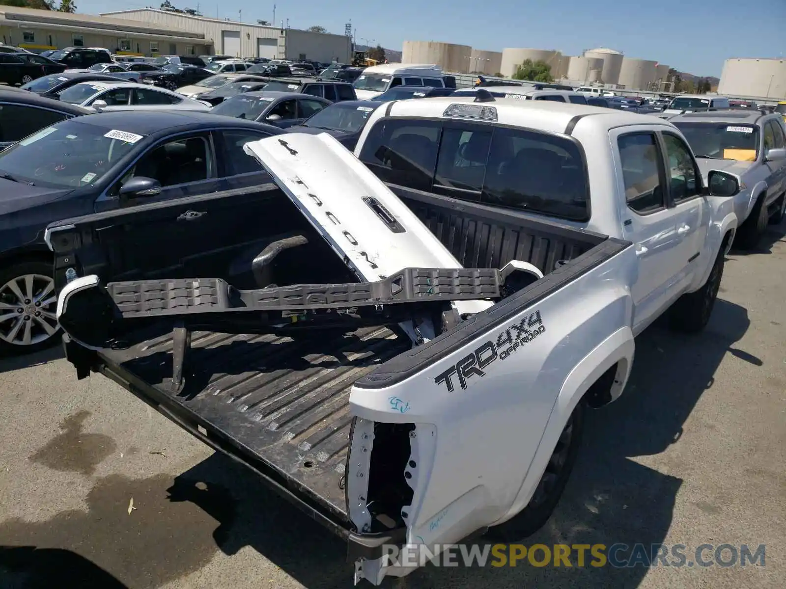 9 Photograph of a damaged car 3TMCZ5AN5MM412699 TOYOTA TACOMA 2021