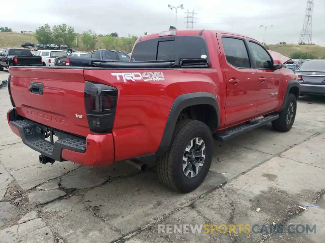 4 Photograph of a damaged car 3TMCZ5AN5MM422553 TOYOTA TACOMA 2021