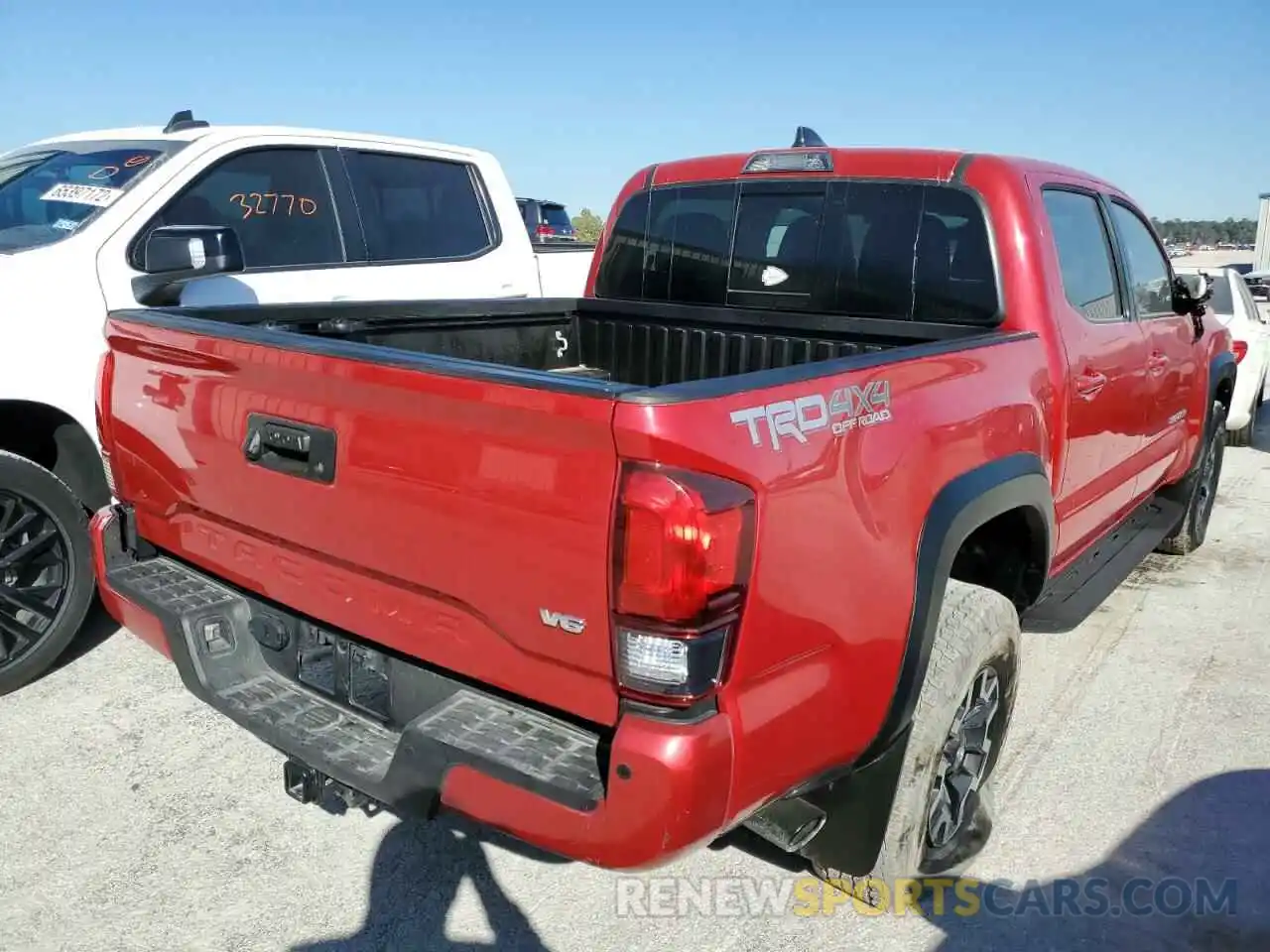 4 Photograph of a damaged car 3TMCZ5AN5MM426330 TOYOTA TACOMA 2021