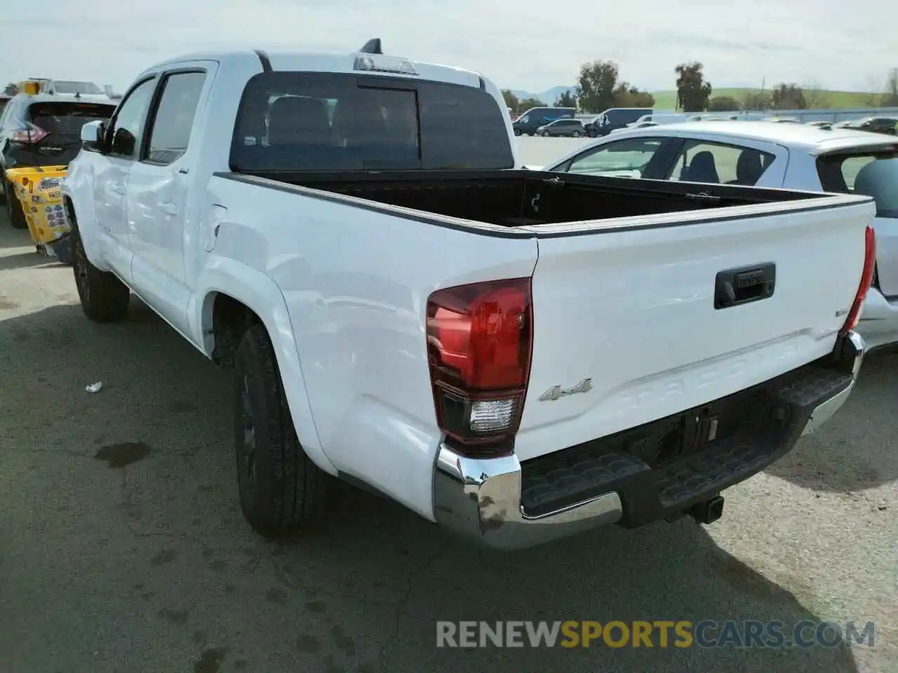 3 Photograph of a damaged car 3TMCZ5AN5MM439515 TOYOTA TACOMA 2021