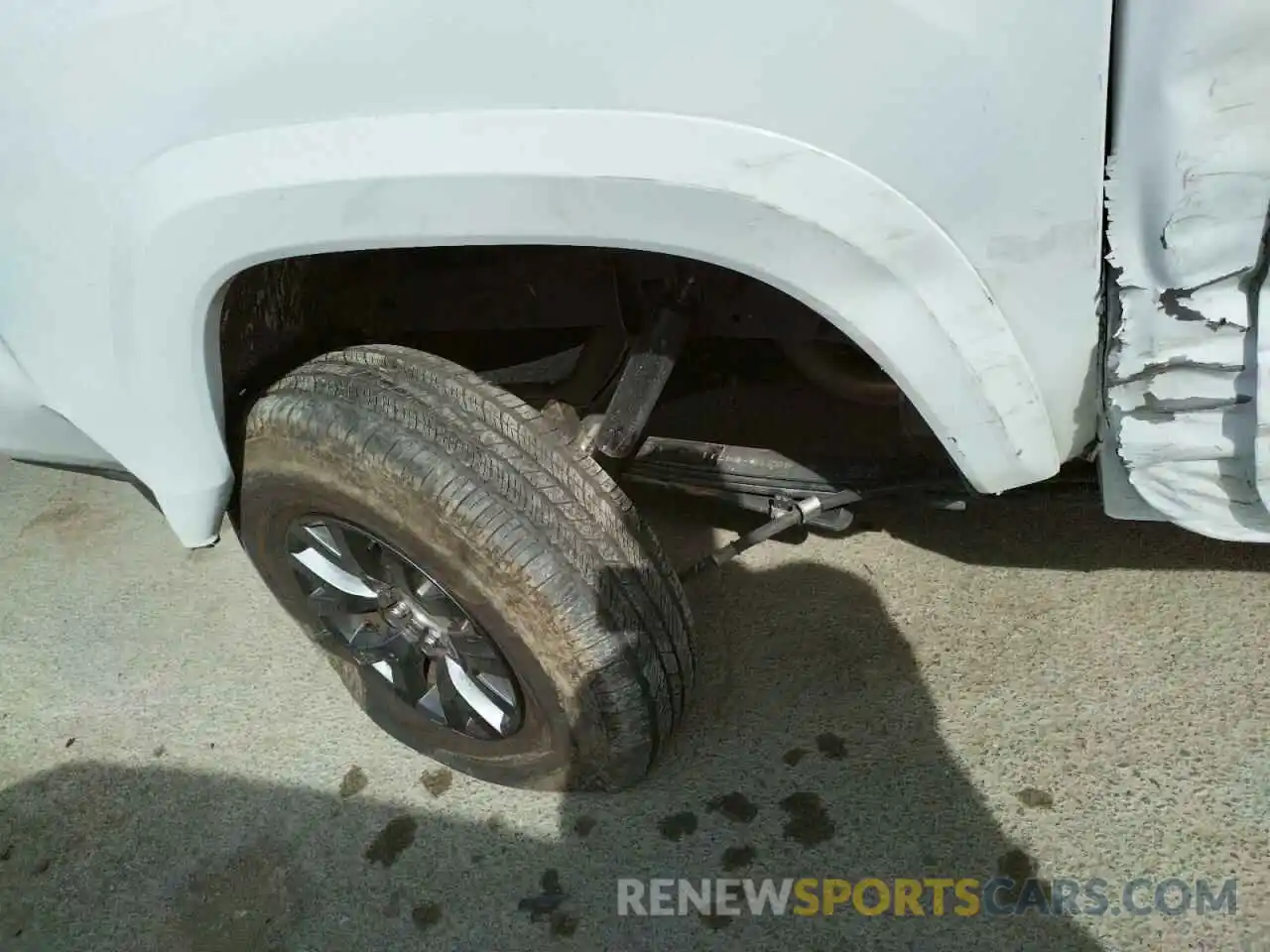 9 Photograph of a damaged car 3TMCZ5AN5MM439515 TOYOTA TACOMA 2021