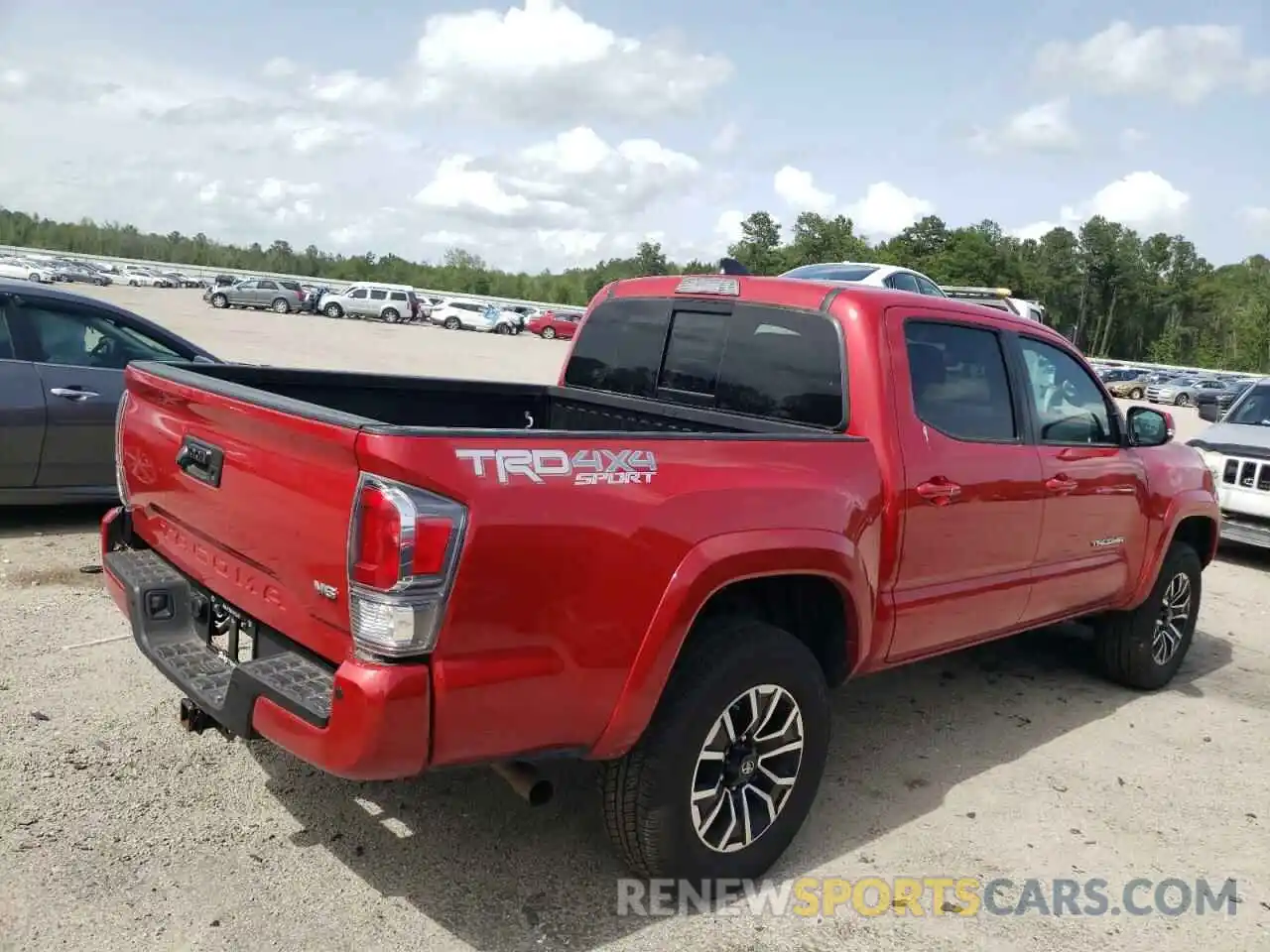 4 Photograph of a damaged car 3TMCZ5AN6MM370575 TOYOTA TACOMA 2021