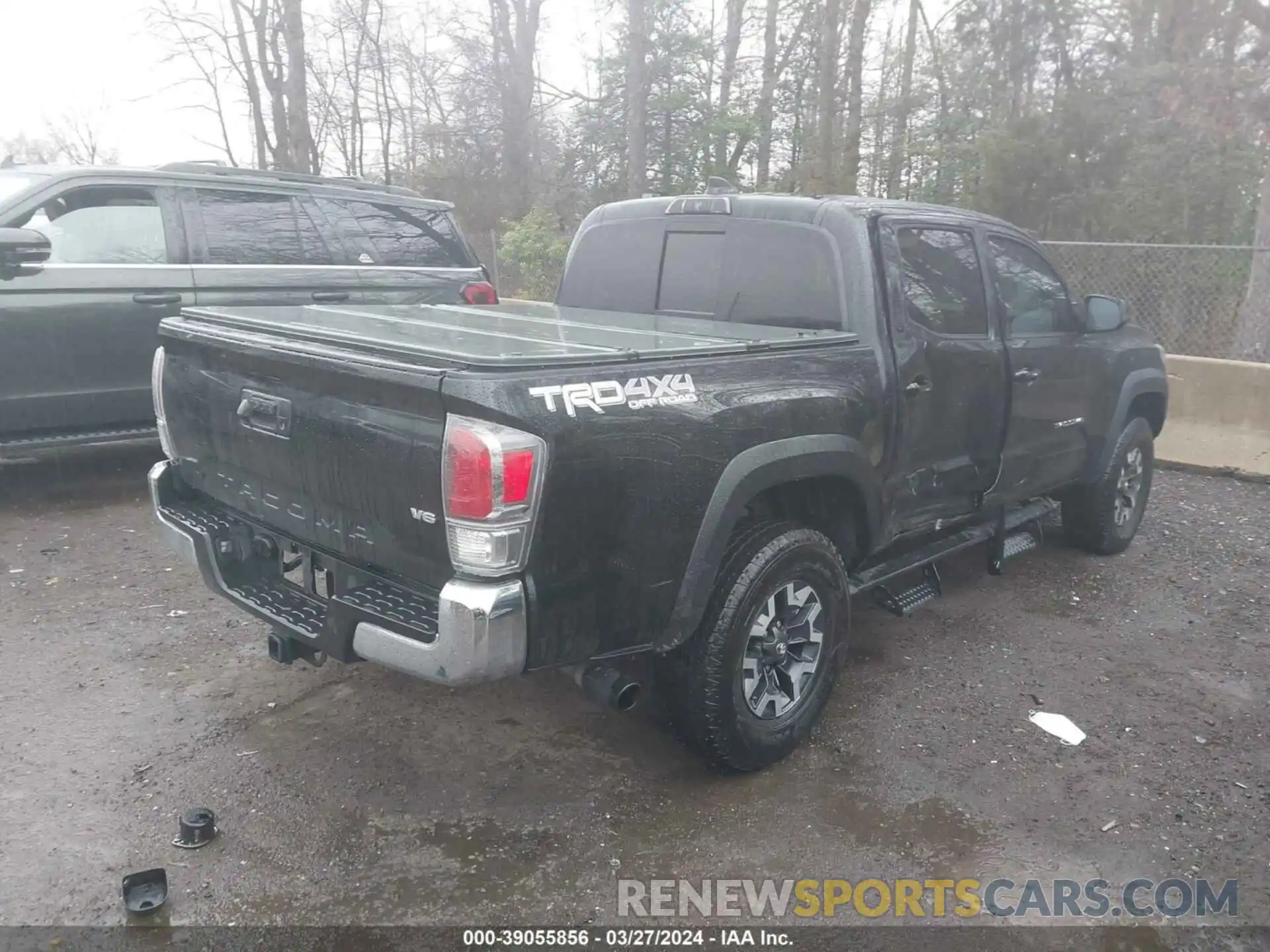 4 Photograph of a damaged car 3TMCZ5AN6MM374934 TOYOTA TACOMA 2021