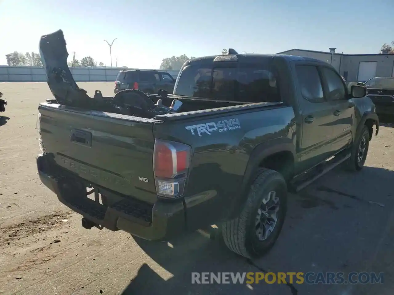 4 Photograph of a damaged car 3TMCZ5AN6MM381513 TOYOTA TACOMA 2021