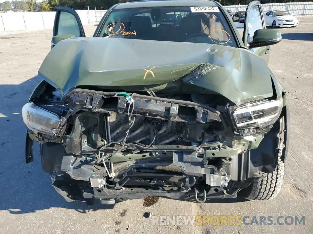 7 Photograph of a damaged car 3TMCZ5AN6MM381513 TOYOTA TACOMA 2021