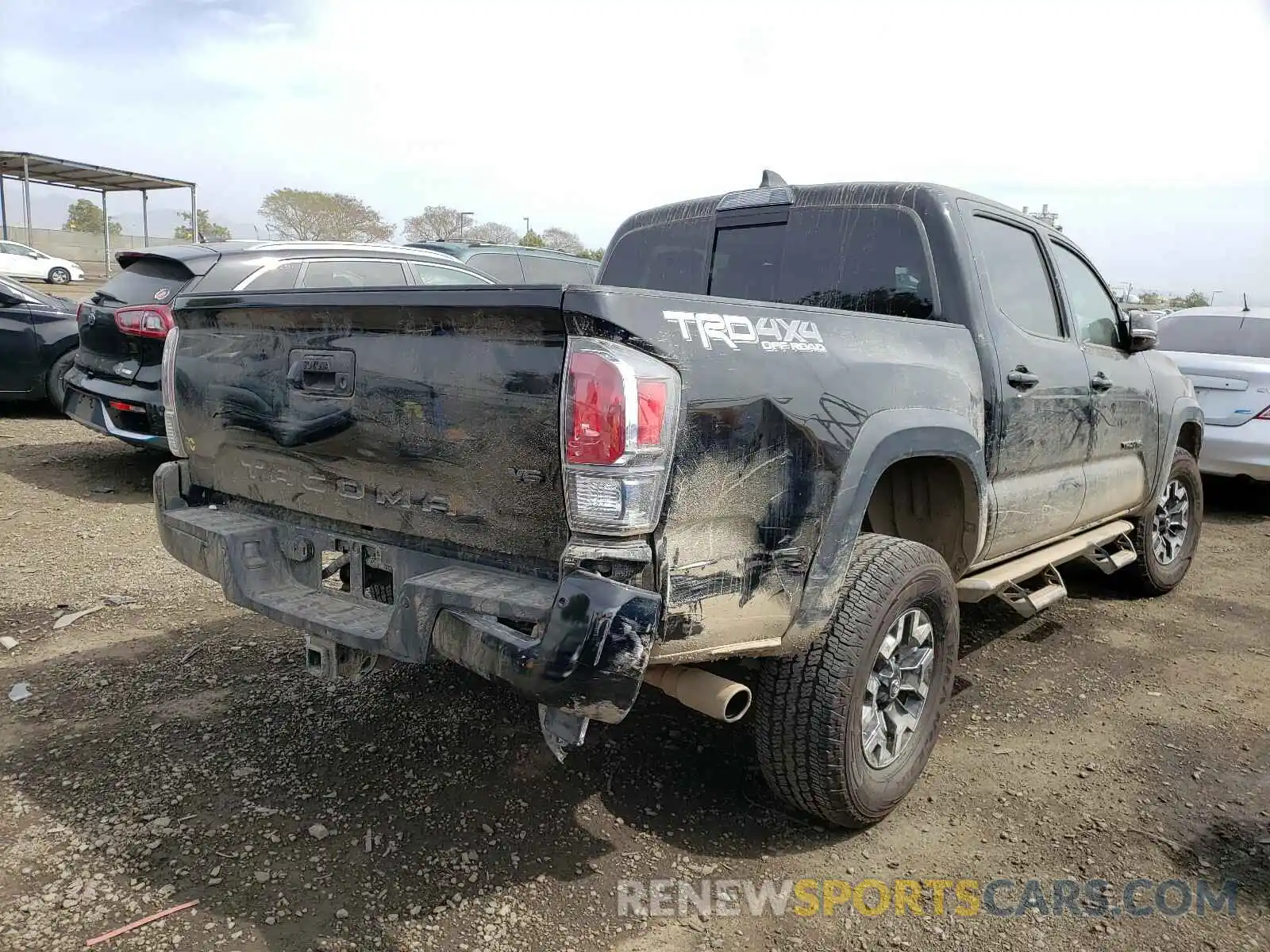 4 Photograph of a damaged car 3TMCZ5AN6MM381785 TOYOTA TACOMA 2021