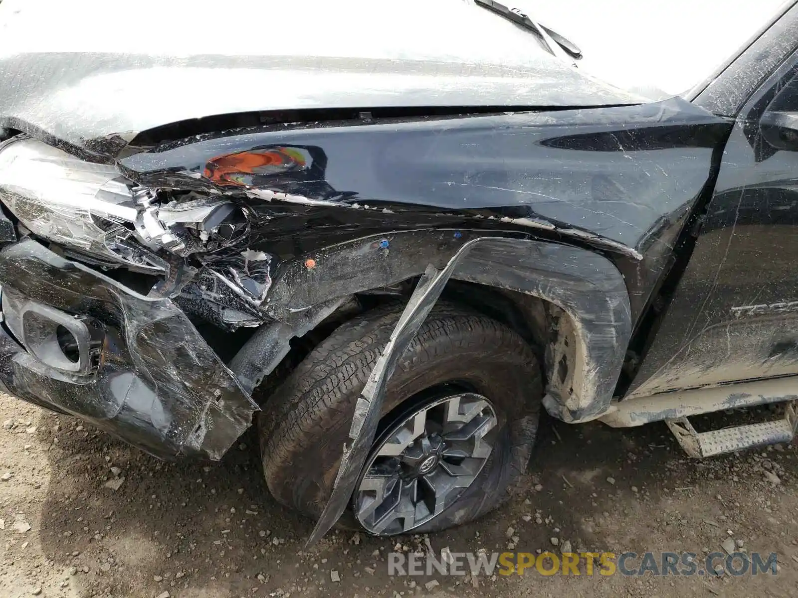 9 Photograph of a damaged car 3TMCZ5AN6MM381785 TOYOTA TACOMA 2021