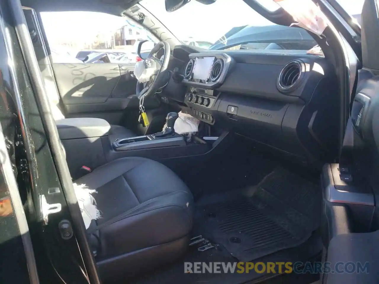 5 Photograph of a damaged car 3TMCZ5AN6MM390213 TOYOTA TACOMA 2021