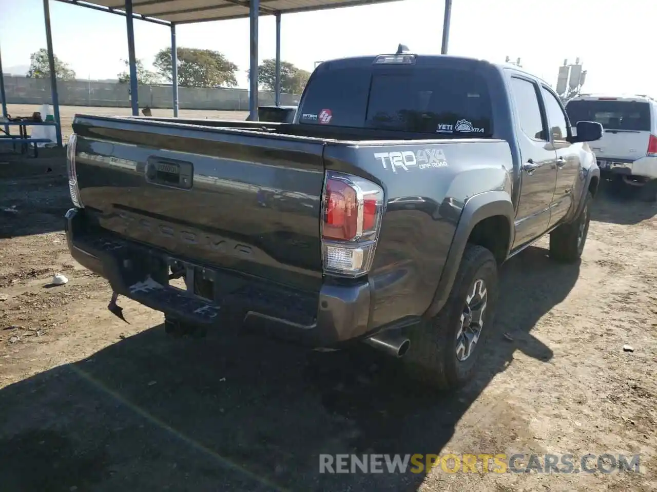 4 Photograph of a damaged car 3TMCZ5AN6MM393628 TOYOTA TACOMA 2021