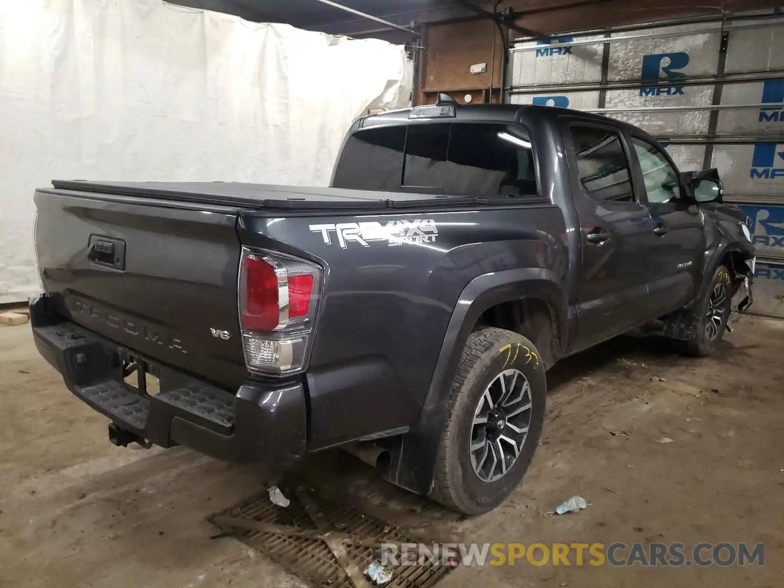 4 Photograph of a damaged car 3TMCZ5AN6MM394424 TOYOTA TACOMA 2021