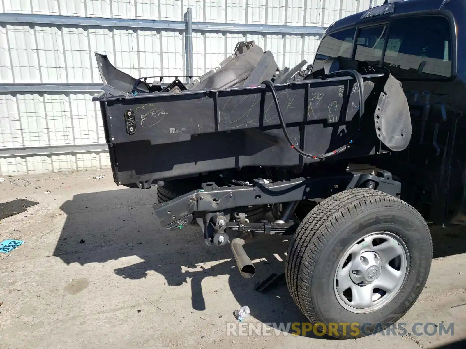 9 Photograph of a damaged car 3TMCZ5AN6MM398683 TOYOTA TACOMA 2021