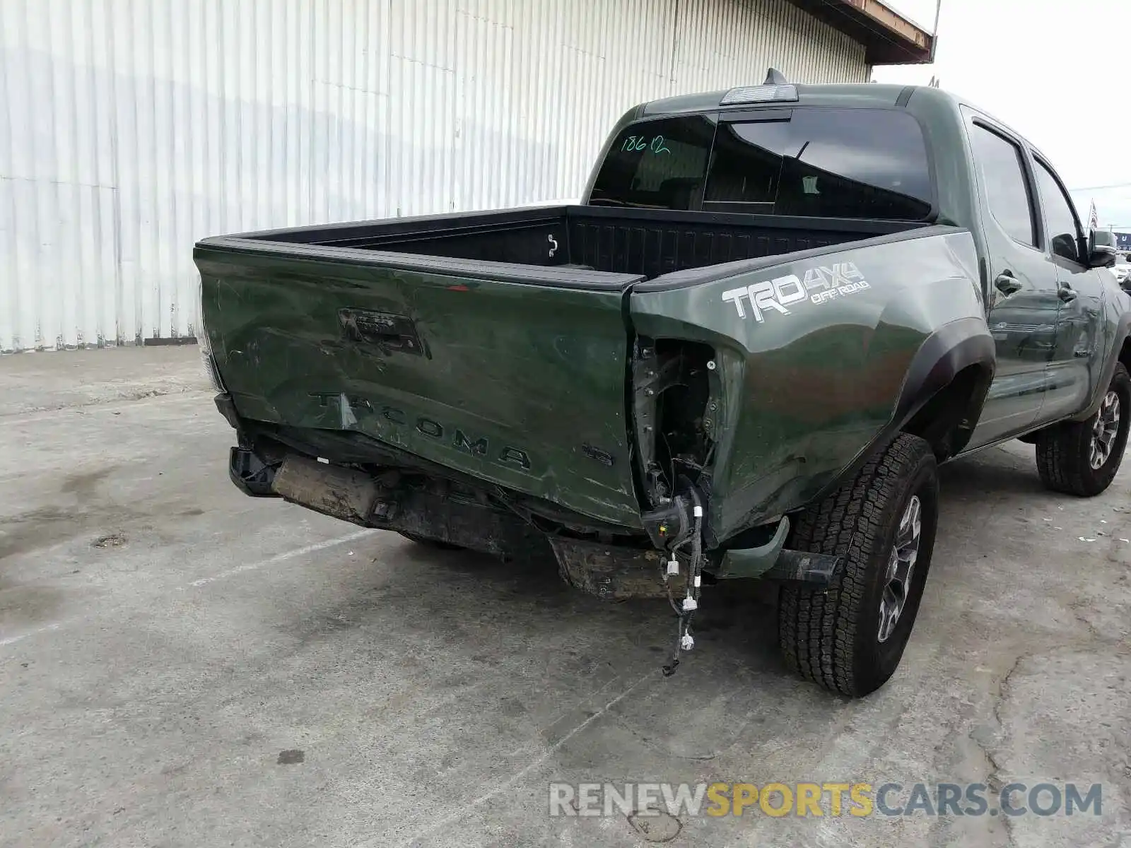 9 Photograph of a damaged car 3TMCZ5AN6MM404045 TOYOTA TACOMA 2021