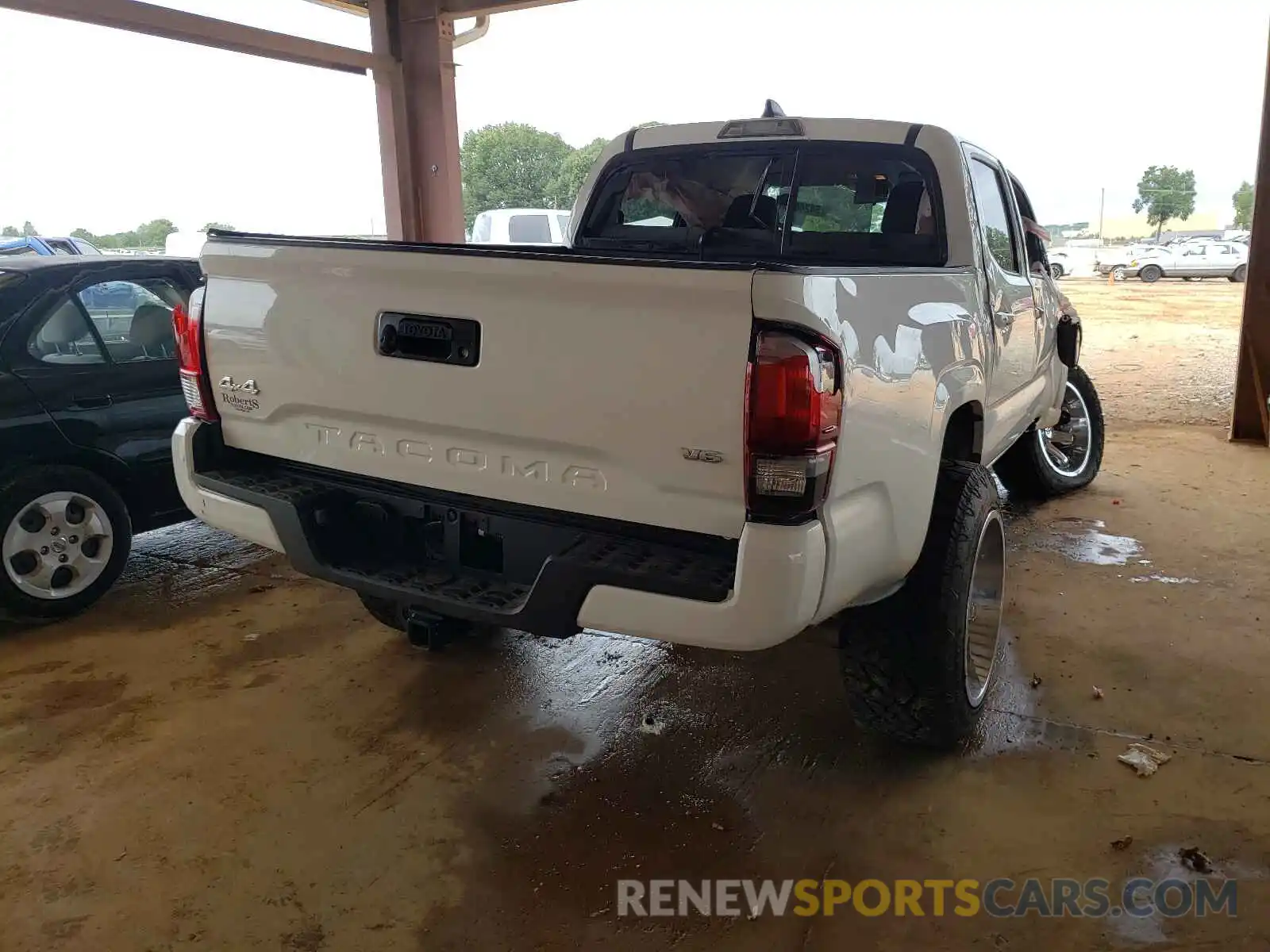 4 Photograph of a damaged car 3TMCZ5AN6MM407933 TOYOTA TACOMA 2021