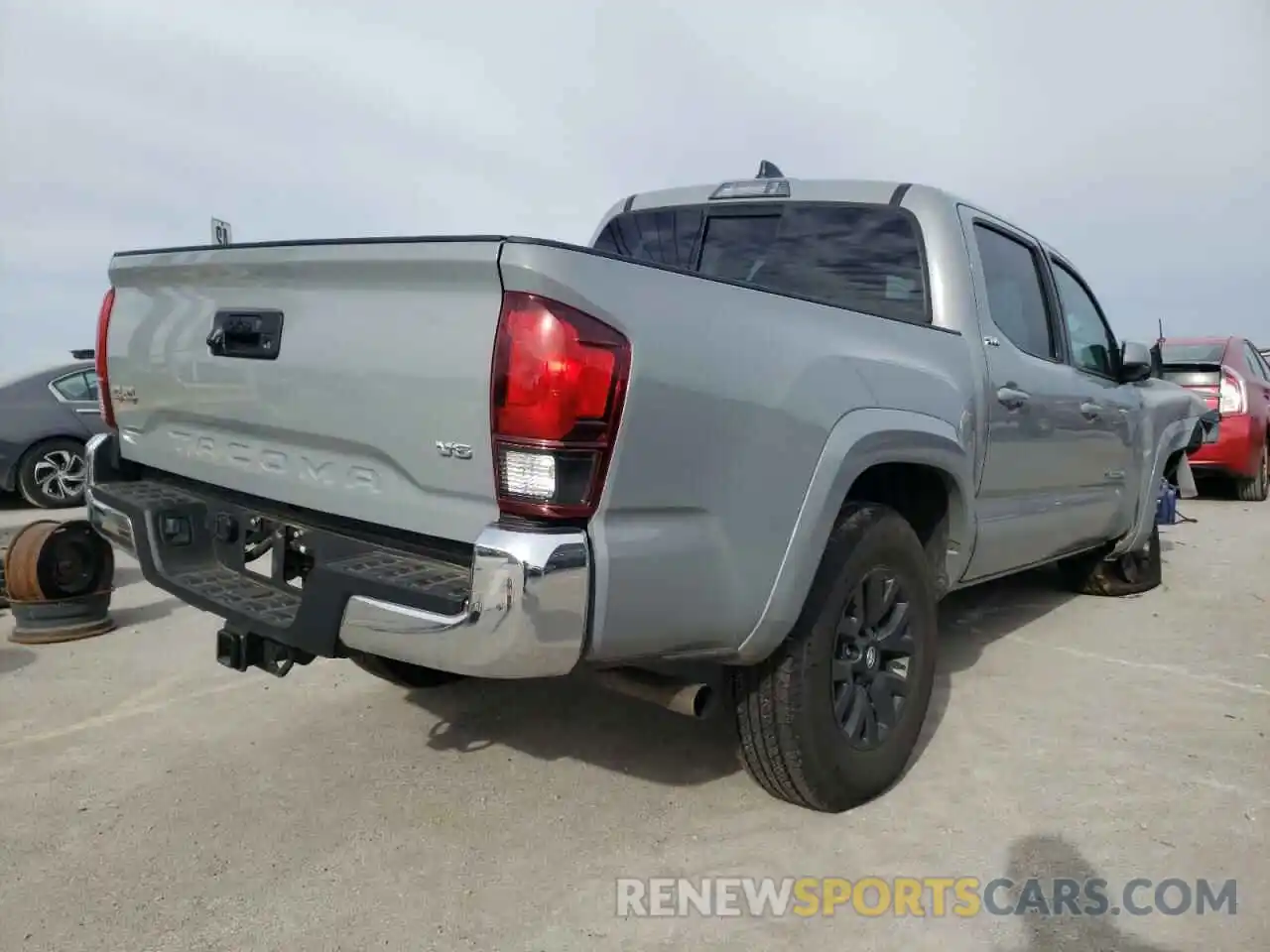 4 Photograph of a damaged car 3TMCZ5AN6MM408127 TOYOTA TACOMA 2021