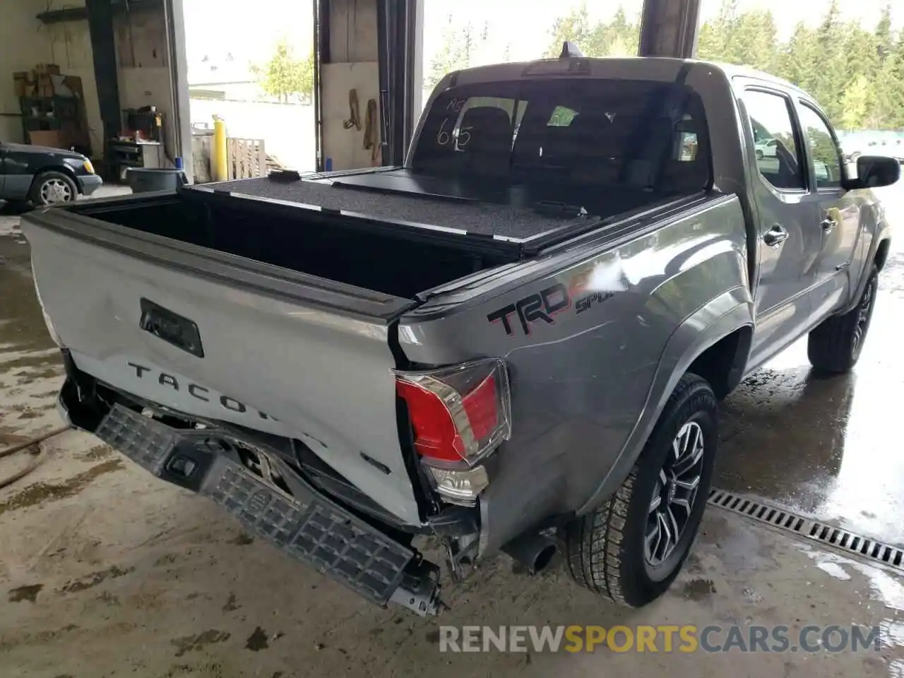 4 Photograph of a damaged car 3TMCZ5AN6MM430306 TOYOTA TACOMA 2021