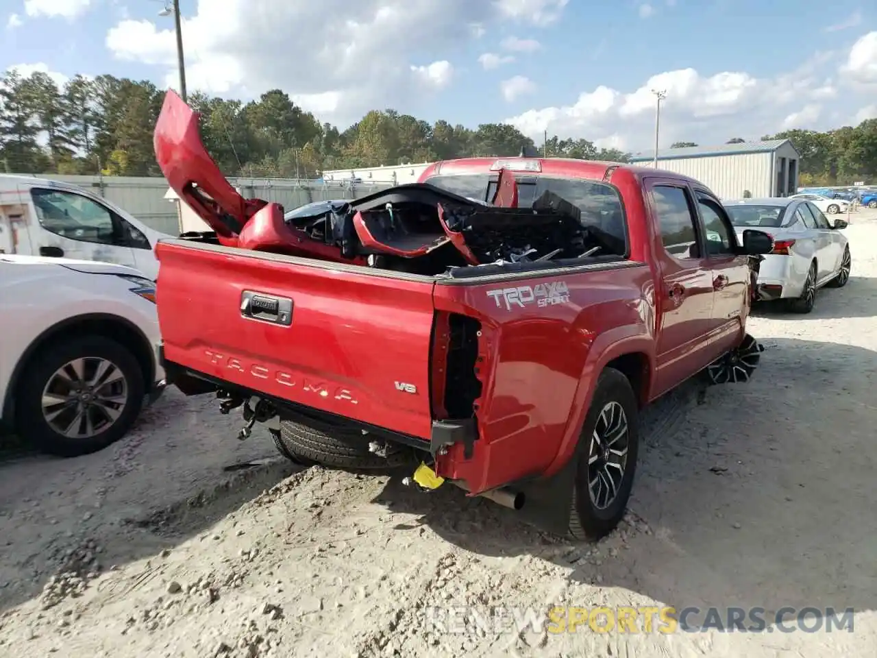 4 Photograph of a damaged car 3TMCZ5AN6MM435926 TOYOTA TACOMA 2021