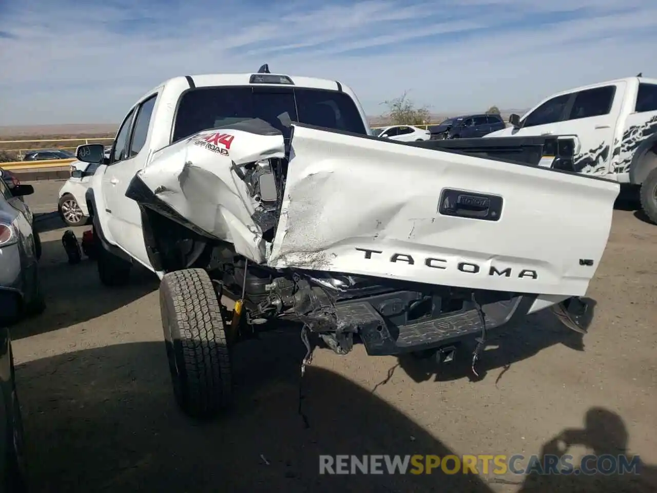 9 Photograph of a damaged car 3TMCZ5AN6MM438938 TOYOTA TACOMA 2021