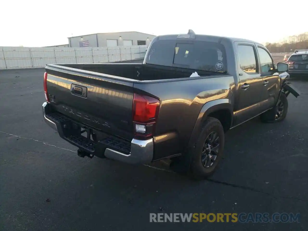 4 Photograph of a damaged car 3TMCZ5AN6MM446246 TOYOTA TACOMA 2021